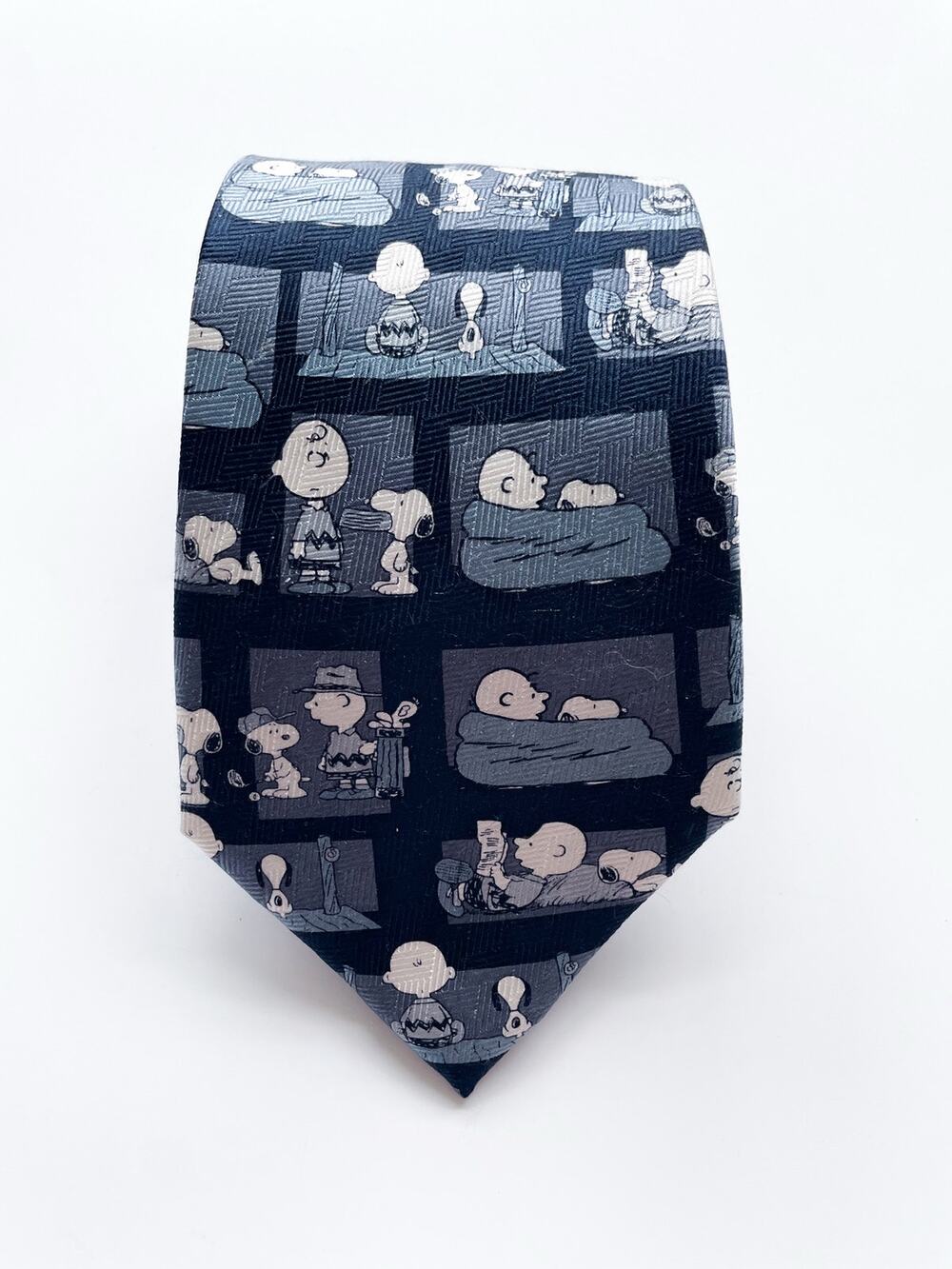 Vintage Peanuts Snoopy 100% Silk Black, Gray, and White Neck Tie